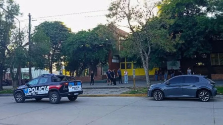 Santa Fe: un alumno entró armado a una escuela y mató a un compañero